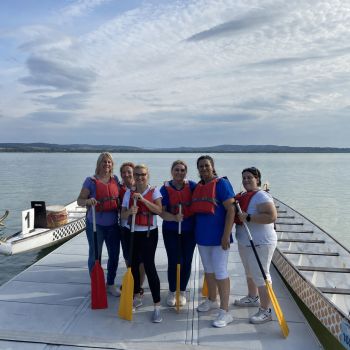 A Club Tihany Resort elhivatott női munkatársai professzionális szolgáltatásokkal és vendégszeretettel járulnak hozzá a felejthetetlen vendégélményekhez.
